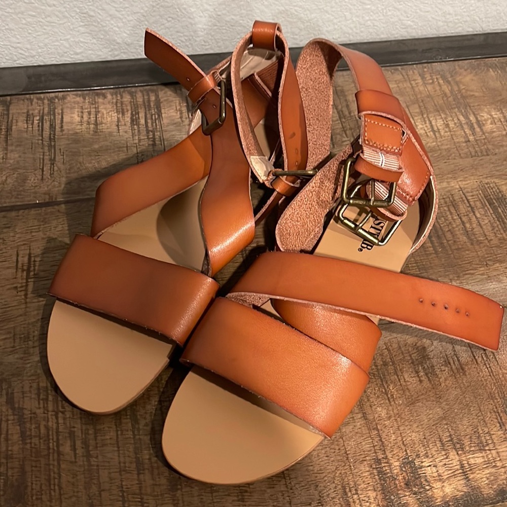 JustFab Brown Leather Sandals, size 7
